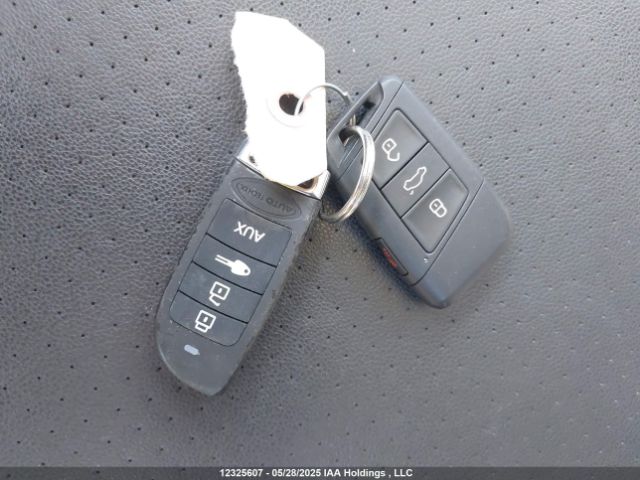 3VWE57BU9KM093971 Volkswagen 1.8 tsi