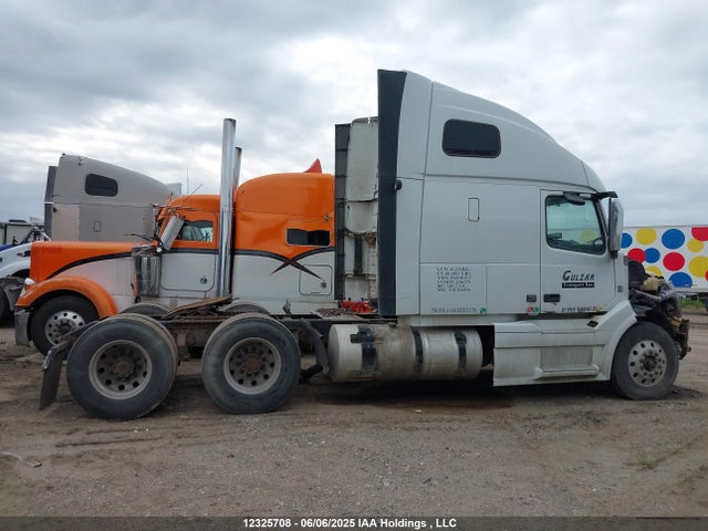 4V4NC9EH7JN999032 Volvo d13