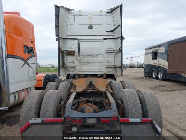 4V4NC9EH7JN999032 Volvo d13