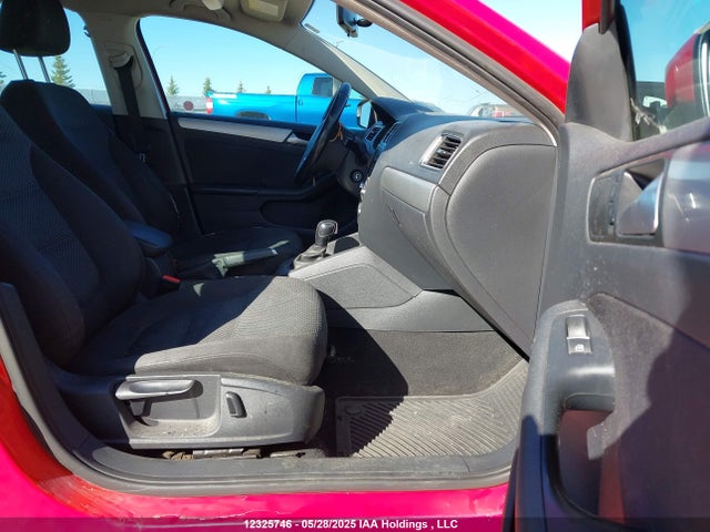 3VWDK7AJ8EM393338 Volkswagen Jetta