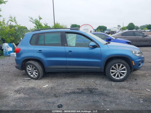 WVGNV7AX0HK038240 Volkswagen Tiguan