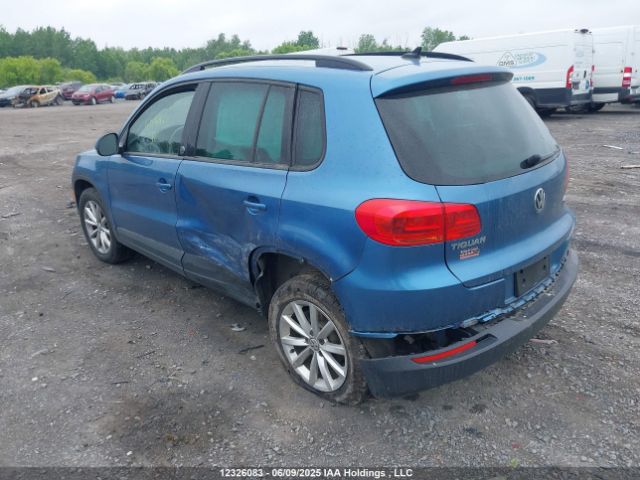 WVGNV7AX0HK038240 Volkswagen Tiguan