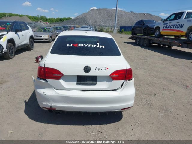 3VWD07AJ5EM390662 Volkswagen 2014