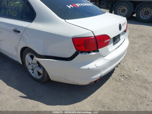 3VWD07AJ5EM390662 Volkswagen 2014
