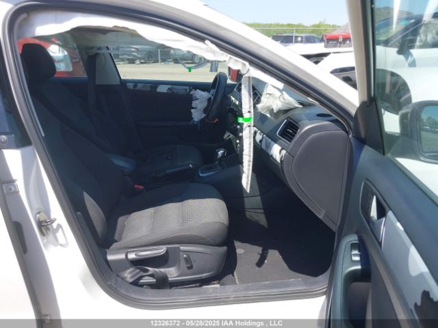 3VWD07AJ5EM390662 Volkswagen 2014