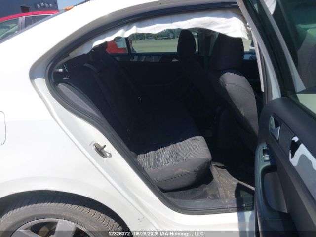 3VWD07AJ5EM390662 Volkswagen 2014