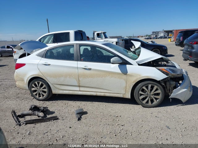 KMHCT4AE8HU220301 Hyundai 2017