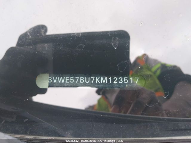 3VWE57BU7KM123517 Volkswagen 1.8 tsi