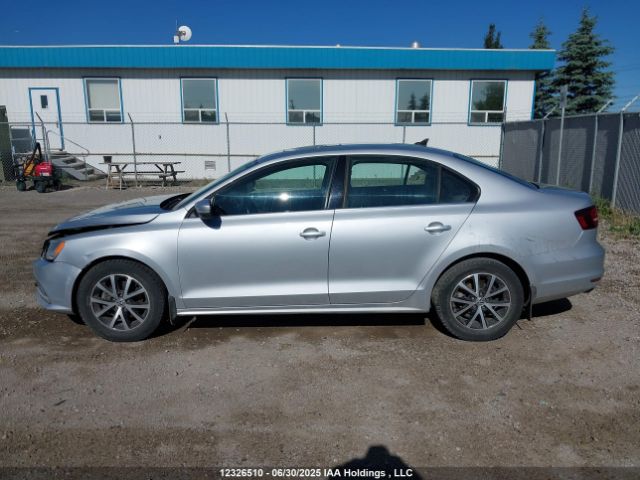 3VWD67AJ9GM324228 Volkswagen 2016