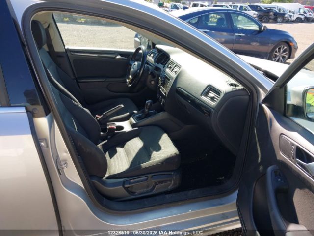 3VWD67AJ9GM324228 Volkswagen 2016