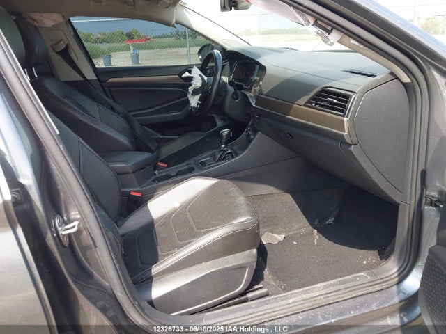 3VWG57BU6KM017634 Volkswagen 1.4 tsi