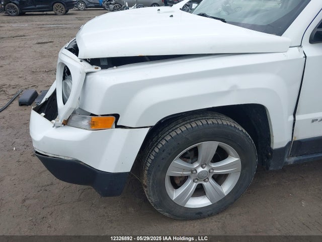 1C4NJRAB6ED582810 Jeep Patriot Sport/north