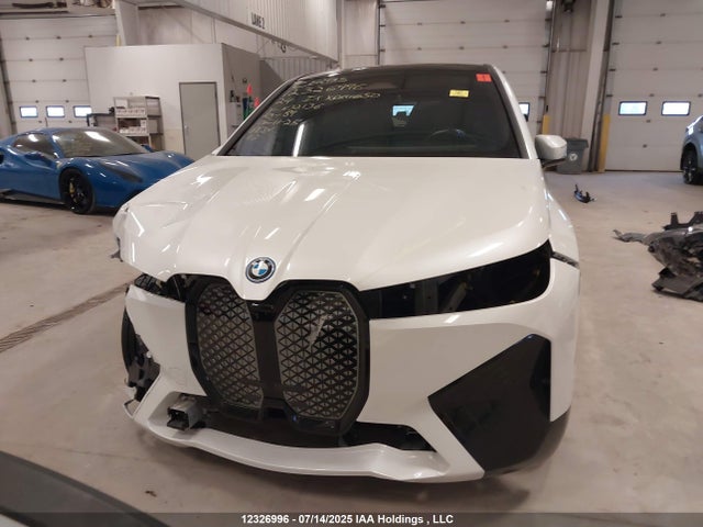 WB523CF09RCN32136 BMW Ix
