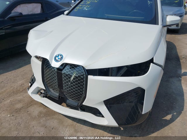 WB523CF09RCN32136 BMW Ix