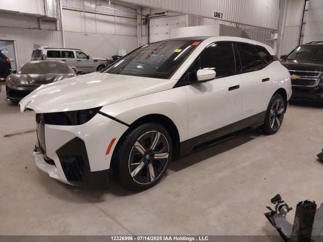 WB523CF09RCN32136 BMW Ix