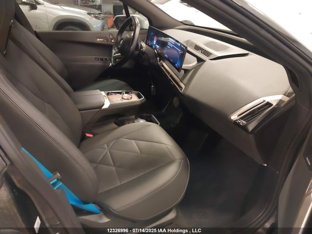 WB523CF09RCN32136 BMW Ix