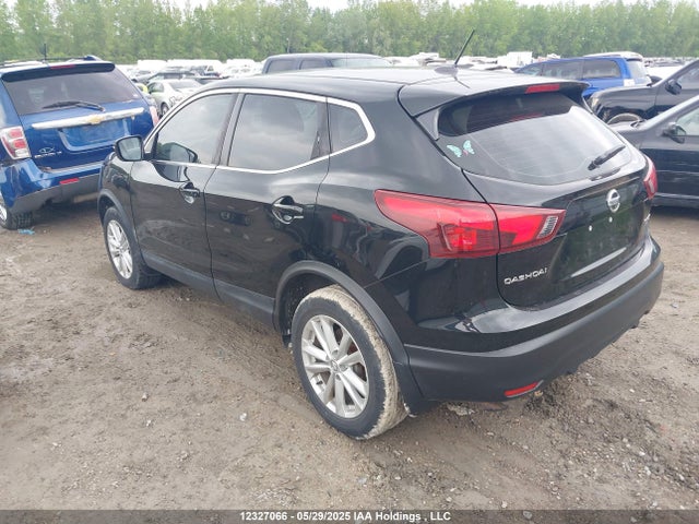 JN1BJ1CR0JW209052 Nissan 2018