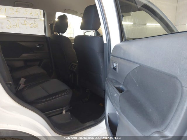 Mitsubishi mivec 2020 JA4AZ2A35LZ604166 Image 8