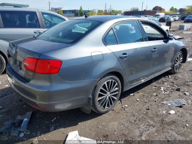 3VWL07AJ9EM321386 Volkswagen 2014