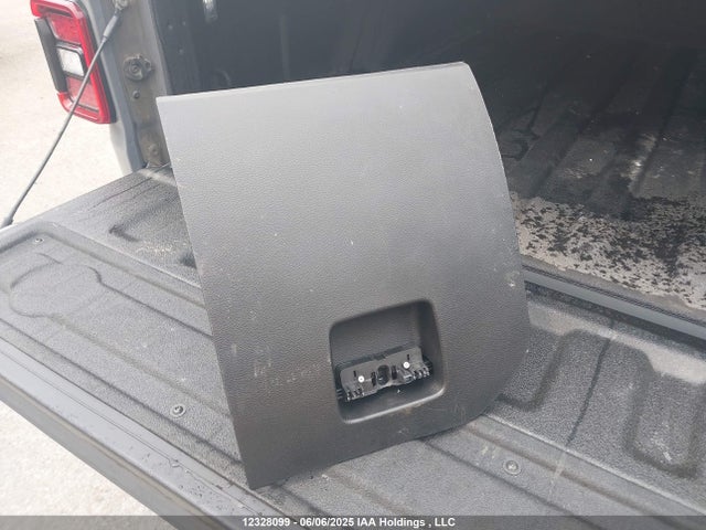 1C6JJTEG8ML522315 Jeep 2021