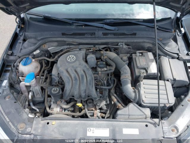3VWBK7AJ2EM441553 Volkswagen Jetta