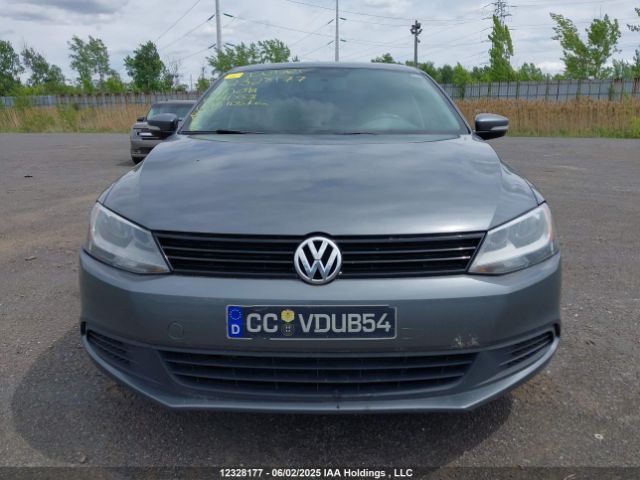 3VWBK7AJ2EM441553 Volkswagen Jetta