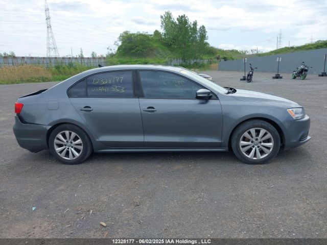 3VWBK7AJ2EM441553 Volkswagen Jetta