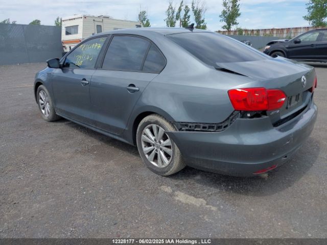 3VWBK7AJ2EM441553 Volkswagen Jetta
