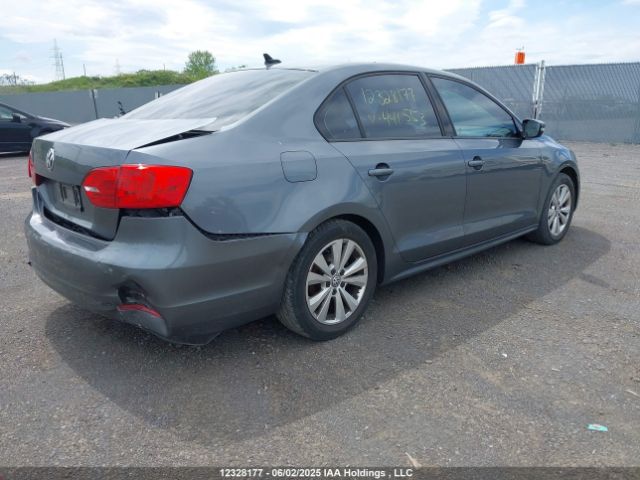 3VWBK7AJ2EM441553 Volkswagen Jetta