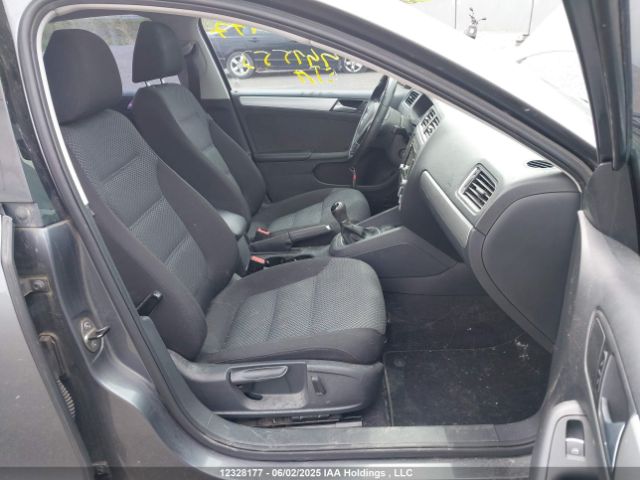 3VWBK7AJ2EM441553 Volkswagen Jetta