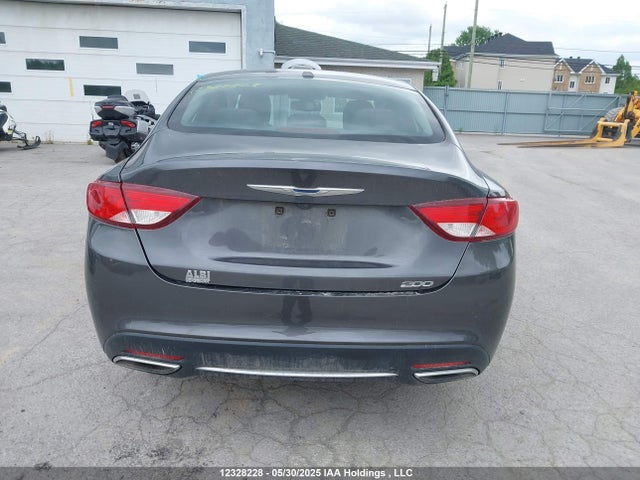 Chrysler 200 2015 1C3CCCAG7FN500805 Image 17