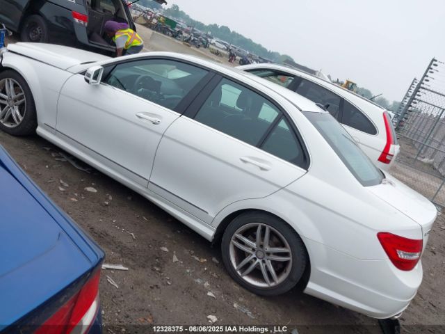 WDDGF8ABXEA939529 Mercedes-Benz C-Class
