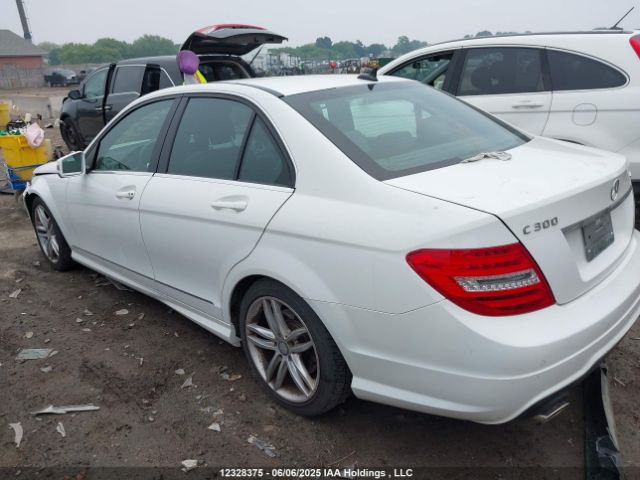 WDDGF8ABXEA939529 Mercedes-Benz C-Class