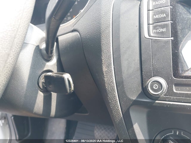 3VW2B7AJXHM204541 Volkswagen 1.4 tsi