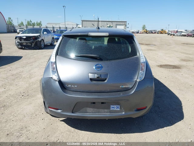 1N4BZ0CP6HC303551 Nissan 2017