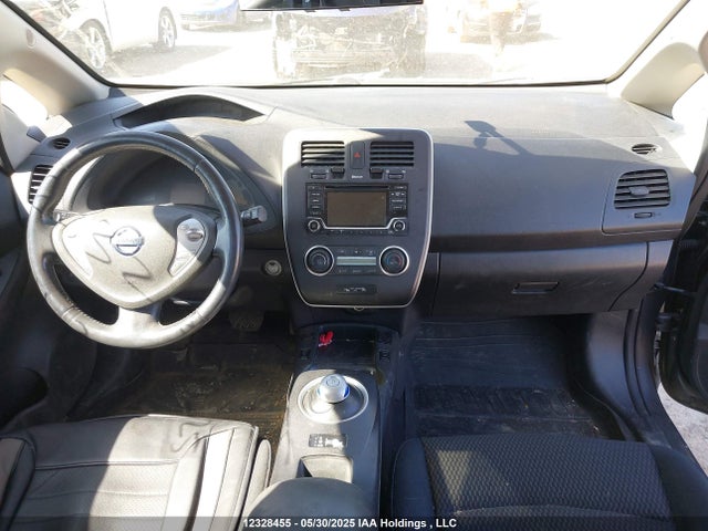 1N4BZ0CP6HC303551 Nissan 2017