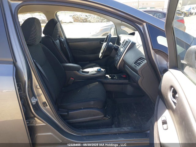 1N4BZ0CP6HC303551 Nissan 2017
