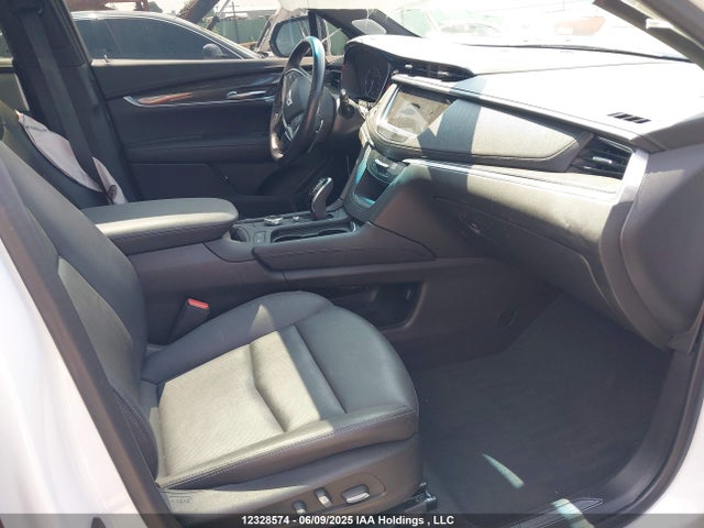 1GYKNGRS7NZ177505 Cadillac lgx