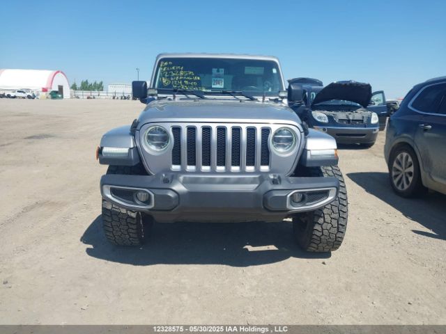 1C4HJXEG8JW124840 Jeep Wrangler Unlimited Sahara