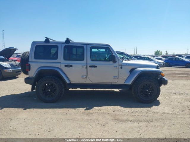 1C4HJXEG8JW124840 Jeep Wrangler Unlimited Sahara
