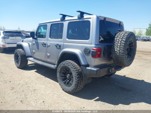 1C4HJXEG8JW124840 Jeep Wrangler Unlimited Sahara