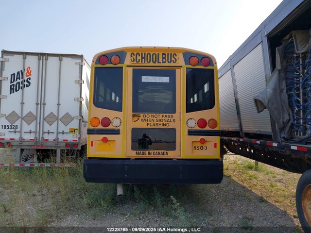 Spartan Motors Isb 2015 4VZJP2A91FC078298 Image 15