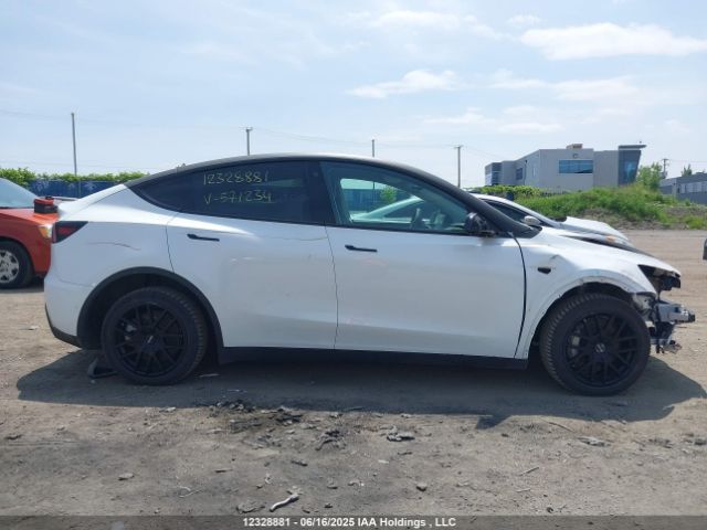 7SAYGDEE9NF571234 Tesla Model Y Long Range