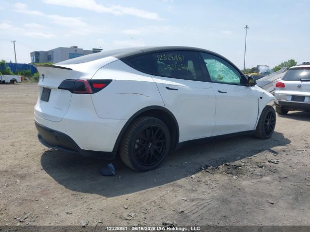 7SAYGDEE9NF571234 Tesla Model Y Long Range