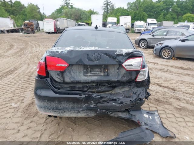 3VWB07AJ5EM442931 Volkswagen 2014