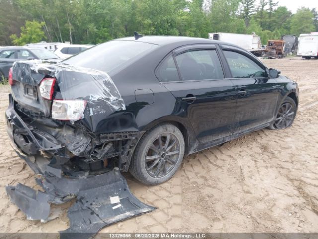 3VWB07AJ5EM442931 Volkswagen 2014