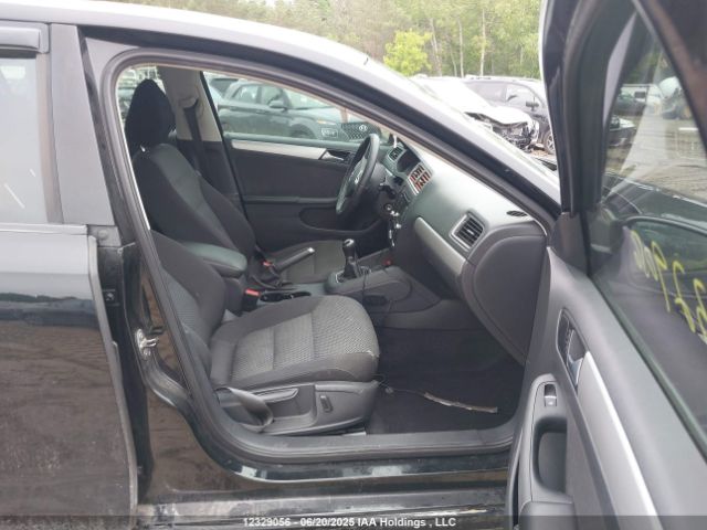 3VWB07AJ5EM442931 Volkswagen 2014