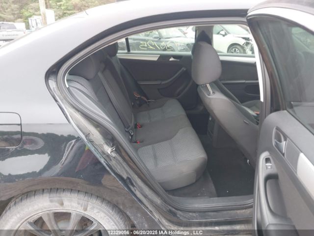 3VWB07AJ5EM442931 Volkswagen 2014
