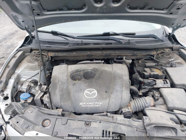 JM1BN1U78H1119394 Mazda pe