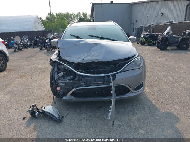 2C4RC1GG0JR102977 Chrysler Pacifica